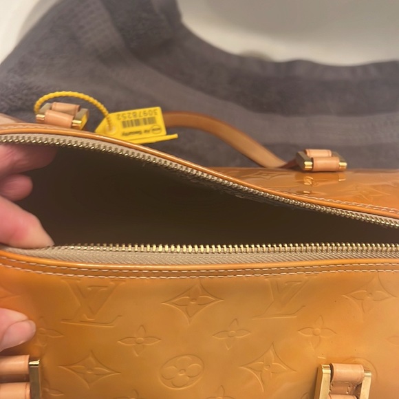 Louis Vuitton yellow monogram vernis in excellent used condition - Picture 3 of 9